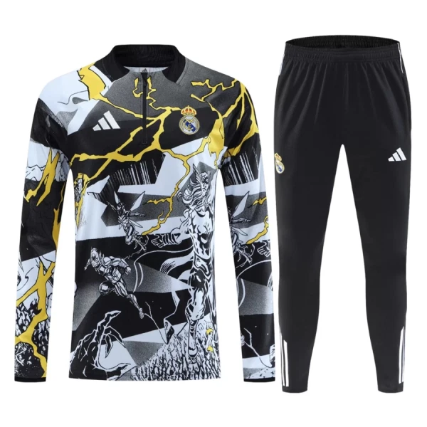 Real Madrid Marvel Sweat d'Entraînement Homme 2026-27 Quart-Zip Noire Real Madrid Marvel Sweat d'Entraînement Homme 2026-27 Quart-Zip Noire