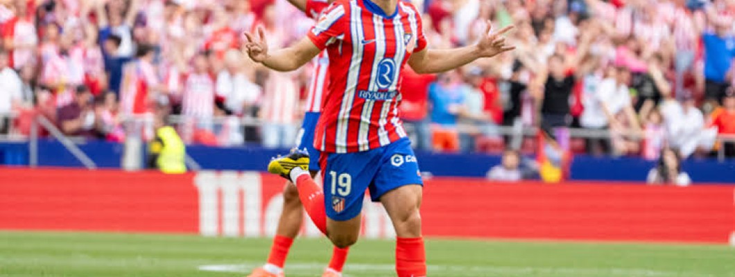 Julián Álvarez est confronté à l'une des décisions les plus importantes de sa carrière Julián Álvarez est confronté à l'une des décisions les plus importantes de sa carrière