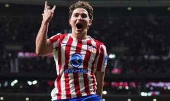 Julián Álvarez marque trois buts en un seul match