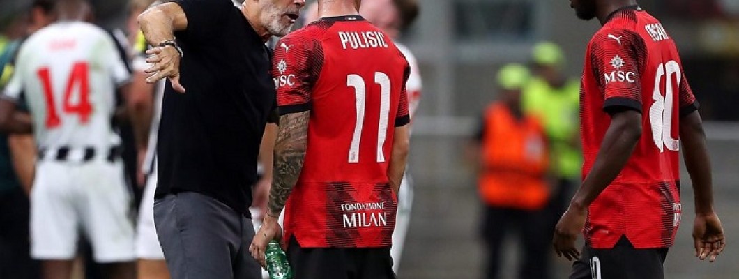 L'entraîneur de l'AC Milan, Stefano Pioli, a également annoncé son départ. L'entraîneur de l'AC Milan, Stefano Pioli, a également annoncé son départ.