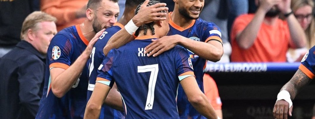 L'équipe des Pays-Bas a de nouveau atteint les quarts de finale de la Coupe d'Europe après 16 ans L'équipe des Pays-Bas a de nouveau atteint les quarts de finale de la Coupe d'Europe après 16 ans