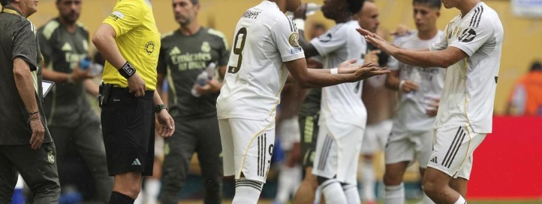 Le Real Madrid et le Paris Saint-Germain s'affrontent en demi-finale de la Coupe du Monde des Clubs Le Real Madrid et le Paris Saint-Germain s'affrontent en demi-finale de la Coupe du Monde des Clubs