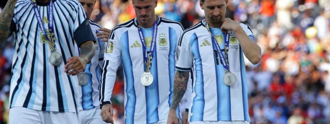Les critiques envers l'Argentine s'intensifient Les critiques envers l'Argentine s'intensifient