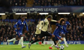 Les footballeurs doivent se concentrer sur l'entraînement et les matchs