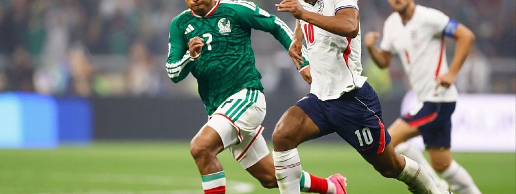 Les trois équipes nationales hôtes de la Coupe du Monde ont été éliminées Les trois équipes nationales hôtes de la Coupe du Monde ont été éliminées
