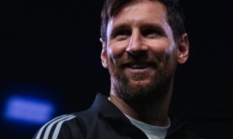 Lionel Messi a de nouveau les cheveux longs
