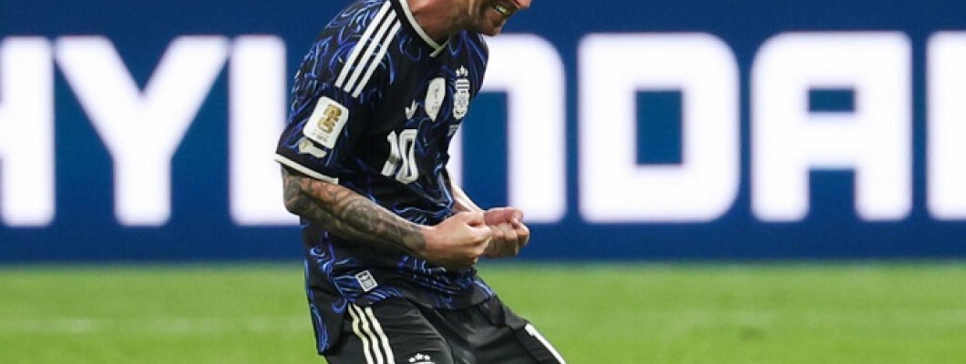 Lionel Messi forme la prochaine génération de joueurs argentins d'exception Lionel Messi forme la prochaine génération de joueurs argentins d'exception