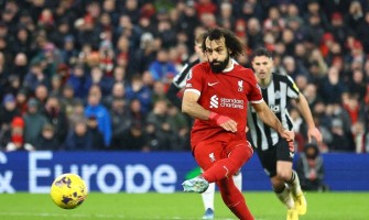 Liverpool conserve la première place de la Premier League