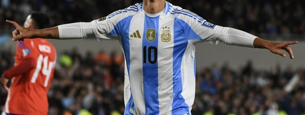 Paulo Dybala revient sur le terrain avec le maillot argentin n°10 Paulo Dybala revient sur le terrain avec le maillot argentin n°10