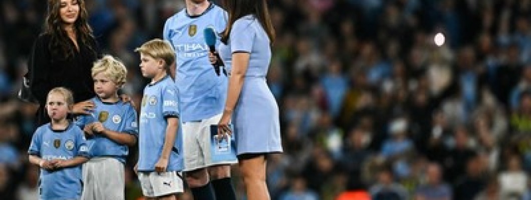 Pep Guardiola a fait ses adieux à son joueur adoré en larmes Pep Guardiola a fait ses adieux à son joueur adoré en larmes