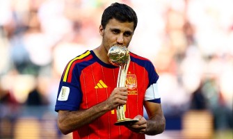 Rodri devient le deuxième joueur de l'histoire du football à remporter trois des trophées les plus prestigieux