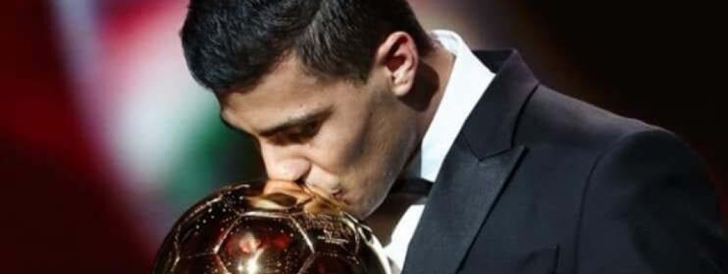 Un joueur des années 90 remporte le Ballon d'Or pour la première fois Un joueur des années 90 remporte le Ballon d'Or pour la première fois