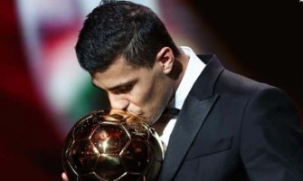 Un joueur des années 90 remporte le Ballon d'Or pour la première fois