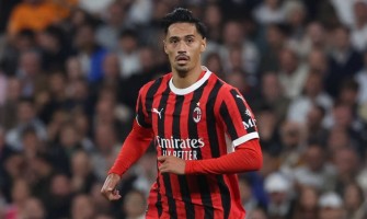 Un match de football acharné dans le brouillard